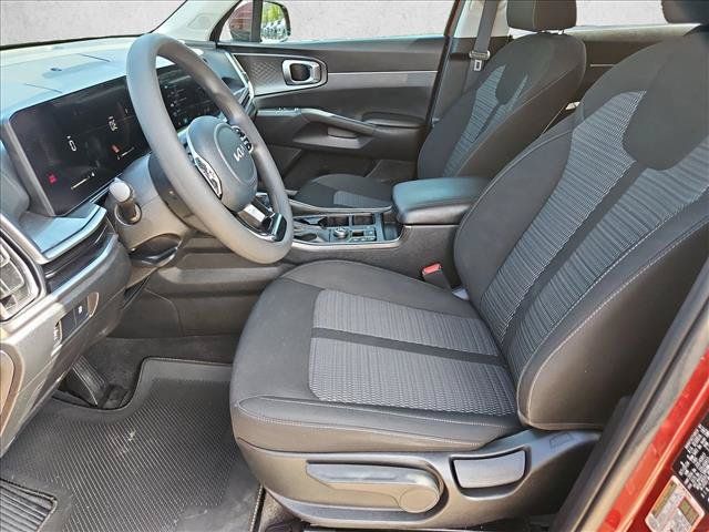 Used 2025 Kia Sorento LX FWD image 15