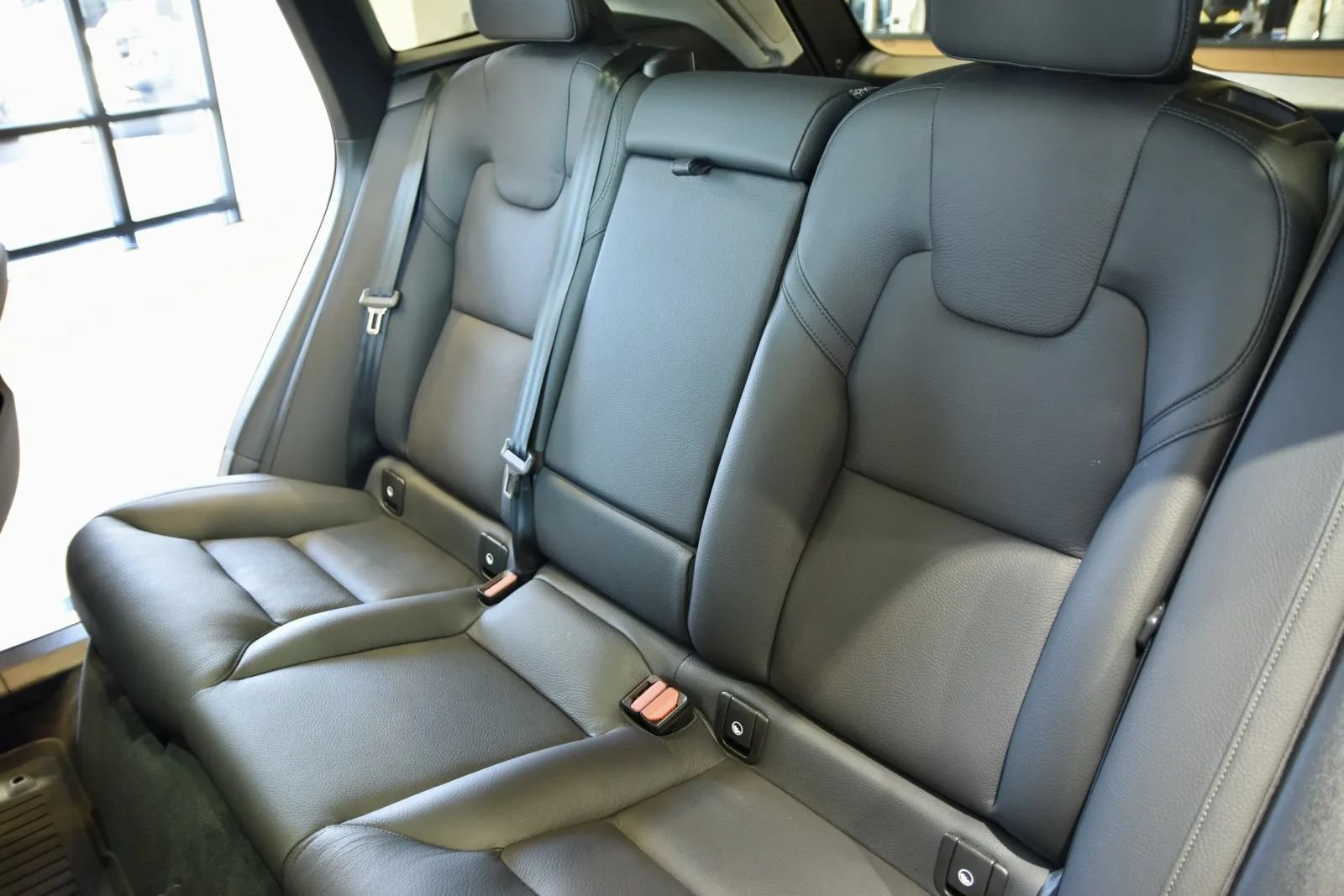 Used 2024 Volvo XC60 B5 Plus w/ Protection Package Premier AWD/4WD image 19