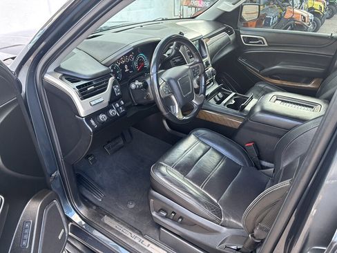 Used 2019 GMC Yukon XL Denali image 15