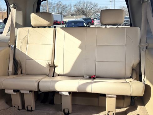 Used 2011 Nissan Armada SV image 31