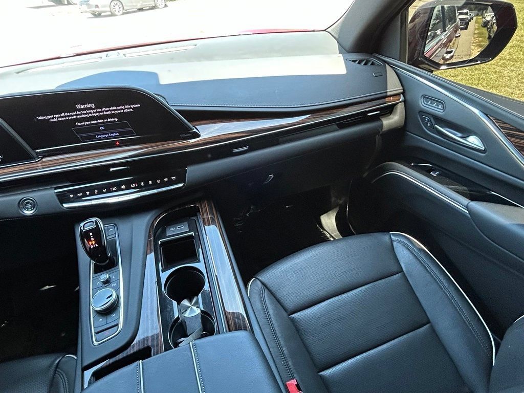Used 2024 Cadillac Escalade ESV Premium Luxury w/ Performance Package AWD/4WD image 11