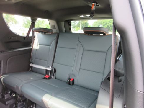 New 2026 GMC Yukon XL AT4 AWD/4WD image 11
