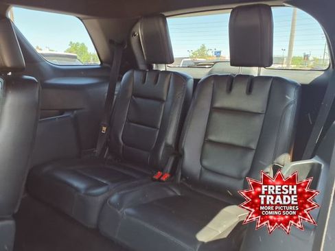 Used 2018 Ford Explorer XLT w/ Equipment Group 202A FWD image 27