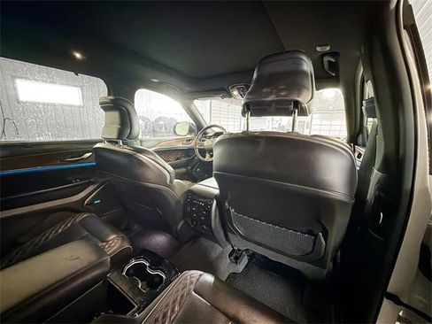 Used 2021 Jeep Grand Cherokee L Summit w/ Luxury Tech Group V image 11