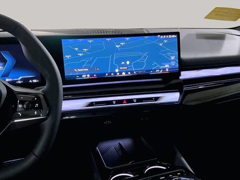Used 2024 BMW i5 eDrive40i w/ Premium Package RWD image 6