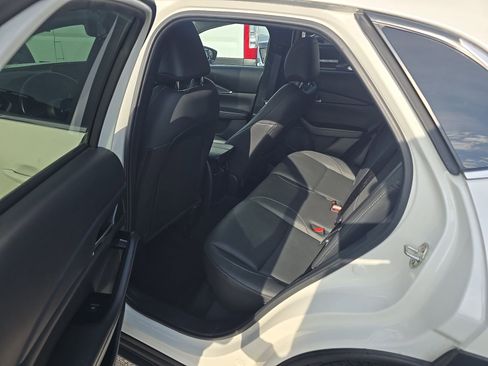 Used 2024 MAZDA CX-30 AWD 2.5 S w/ Preferred Package image 4
