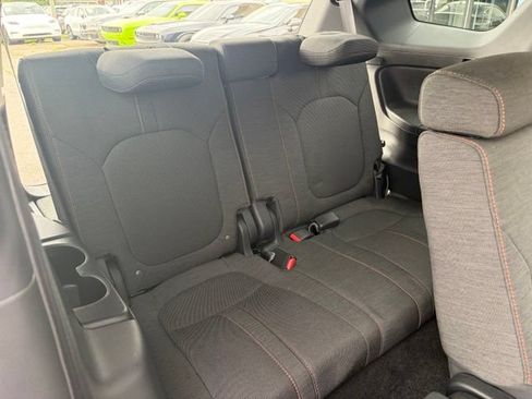 Used 2025 Honda Pilot Sport image 32