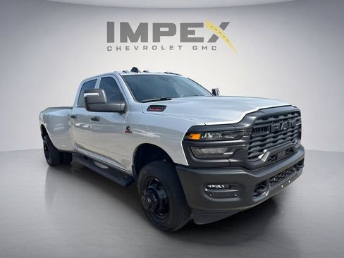 Used 2026 RAM 3500 Tradesman w/ Safety Group AWD/4WD image 7