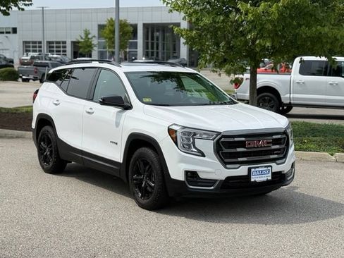 Used 2023 GMC Terrain AT4 AWD/4WD image 6