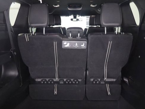 Used 2018 Chrysler Pacifica Touring-L w/ Premium Audio Group image 34