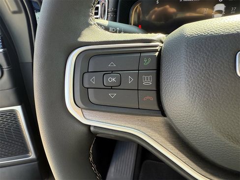 New 2025 Jeep Wagoneer L Series II w/ Convenience Group I image 16