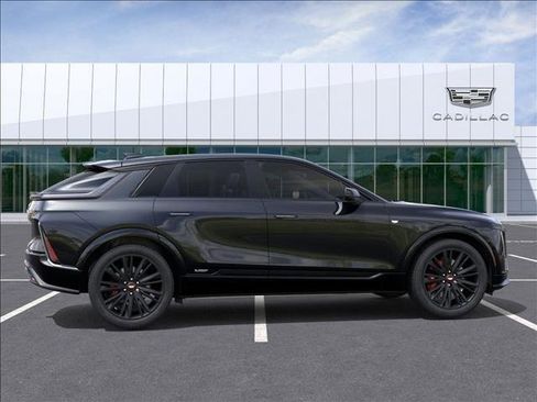 New 2026 Cadillac Lyriq V image 5
