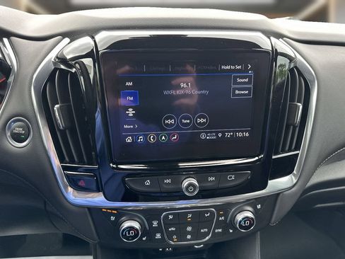 Used 2023 Chevrolet Traverse High Country FWD image 18