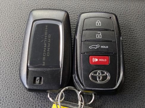 Used 2025 Toyota Grand Highlander FWD image 42