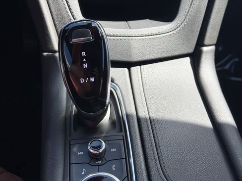 Used 2022 Cadillac XT5 Premium Luxury w/ Technology Package FWD image 22
