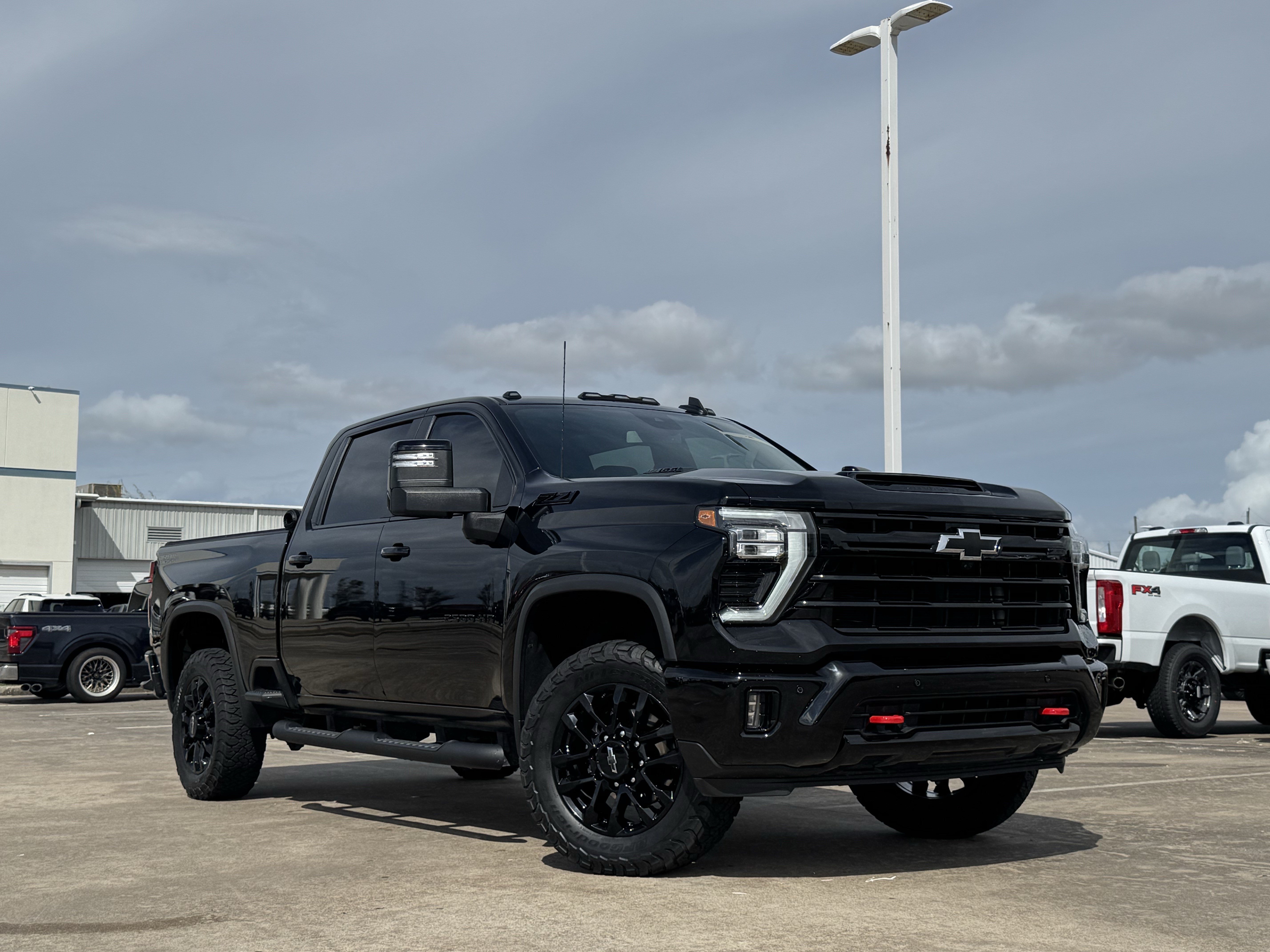 Used 2026 Chevrolet Silverado 2500 LT w/ Trail Boss Package AWD/4WD image 2