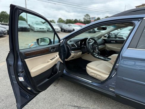Used 2016 Subaru Outback 2.5i Limited w/ Popular Package #4 image 10
