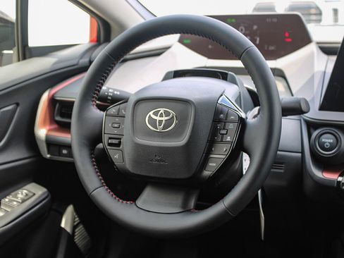 New 2026 Toyota Prius Plug-In Hybrid FWD image 18