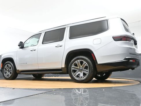 Used 2024 Jeep Wagoneer L Series II RWD image 53