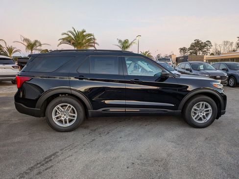 New 2026 Ford Explorer Active w/ Active Comfort Package image 4