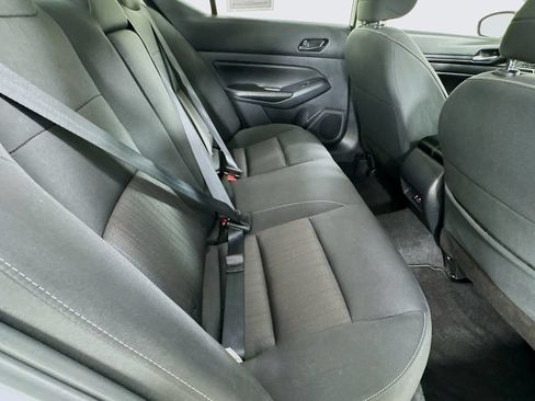 Used 2025 Nissan Altima 2.5 SV FWD image 31