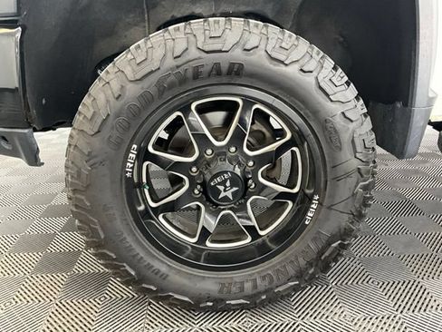 Used 2020 Chevrolet Silverado 2500 Custom w/ Custom Convenience Package AWD/4WD image 22