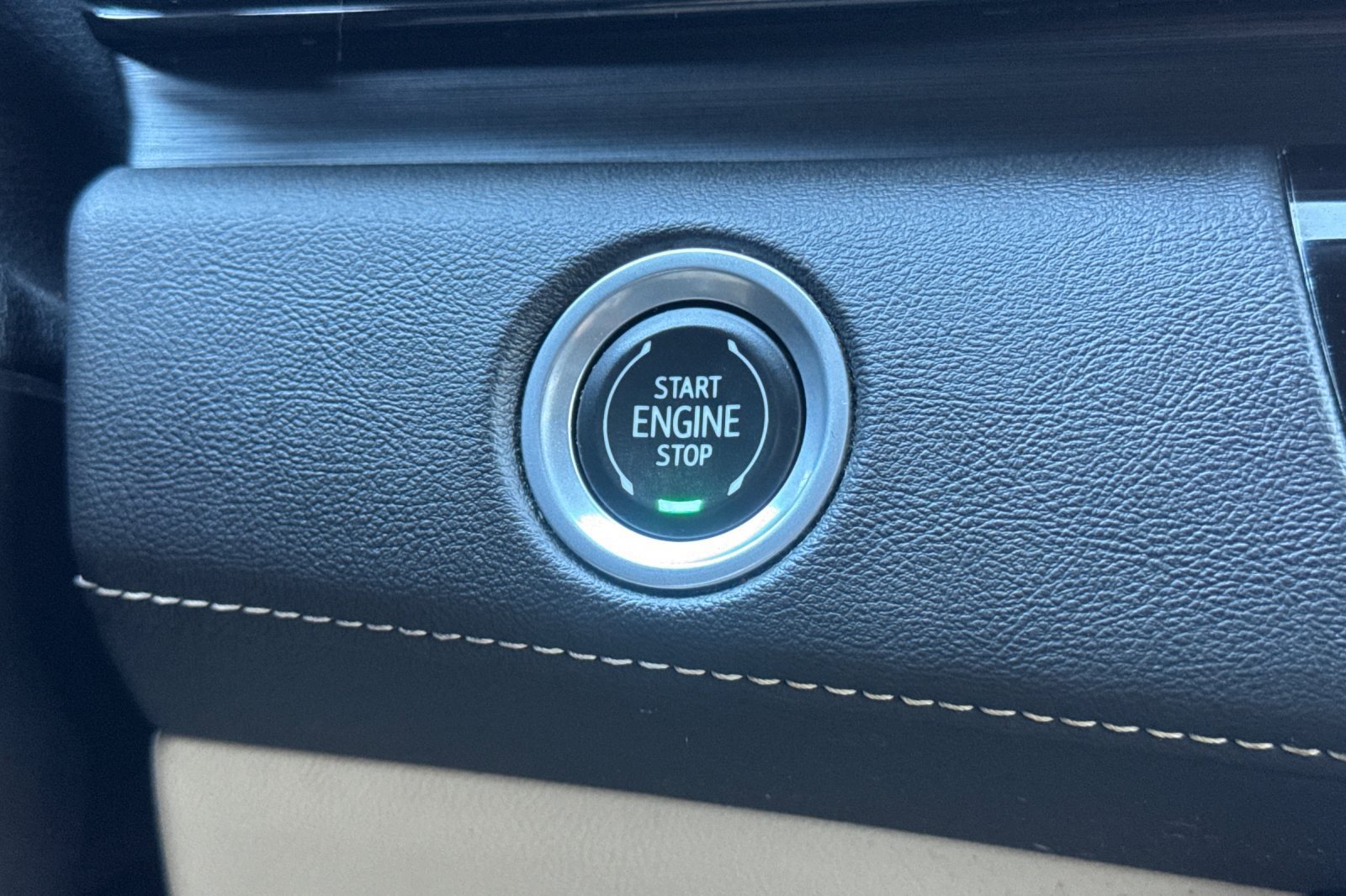 Certified 2023 Cadillac Escalade Premium Luxury AWD/4WD image 33