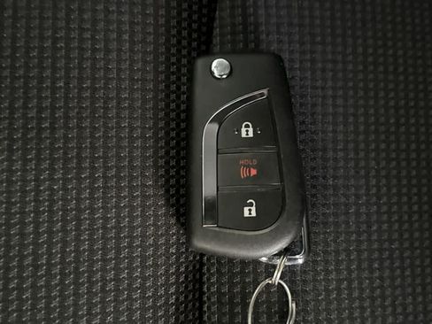 Used 2025 Toyota RAV4 LE AWD/4WD image 27