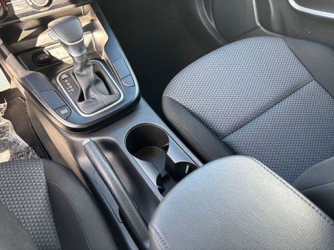 Used 2025 Kia Soul LX w/ LX Technology Package FWD image 40