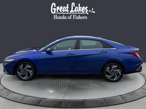 Used 2025 Hyundai Elantra SEL FWD image 2