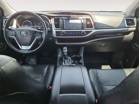 Used 2019 Toyota Highlander Limited image 10