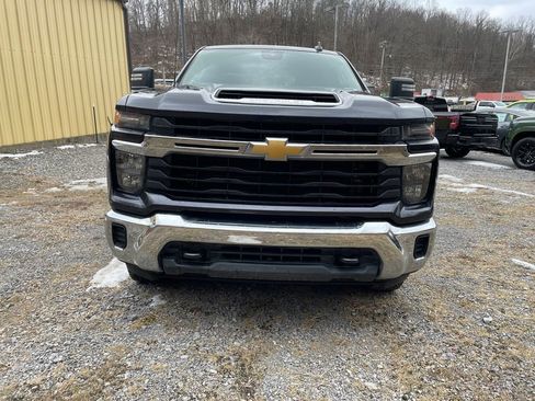 Used 2024 Chevrolet Silverado 2500 LT AWD/4WD image 2