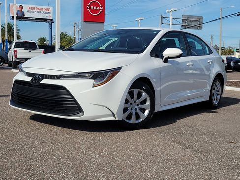 Used 2024 Toyota Corolla LE image 1