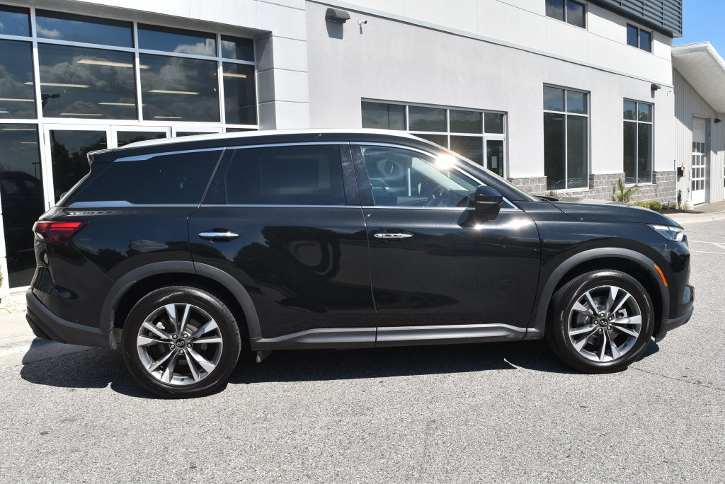 Used 2023 INFINITI QX60 Luxe w/ Vision Package AWD/4WD image 2