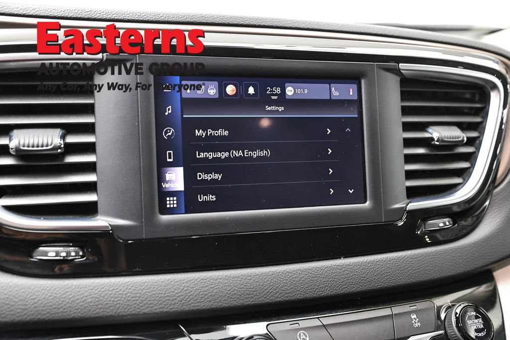 Used 2023 Chrysler Voyager LX FWD image 20