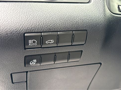 Used 2020 Lexus RX 350L Premium image 17