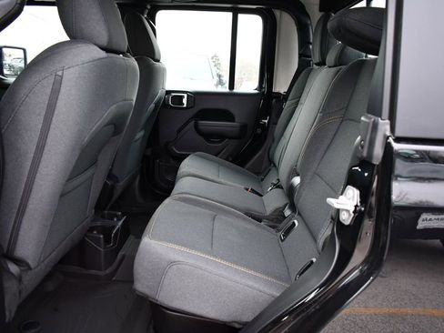 New 2026 Jeep Gladiator Sport image 9