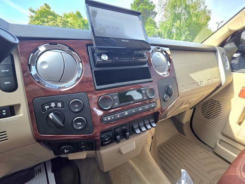 Used 2008 Ford F350 4x4 Crew Cab DRW Super Duty image 6