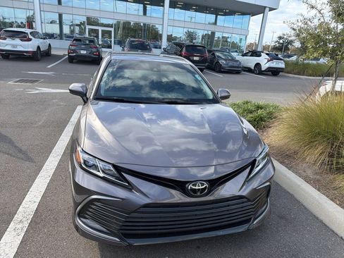Used 2022 Toyota Camry LE image 2
