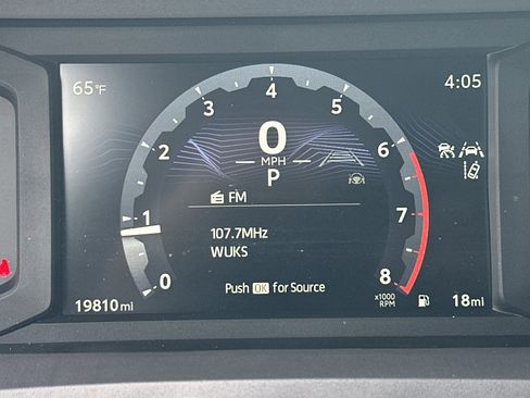 Certified 2025 Toyota Tacoma SR5 image 22