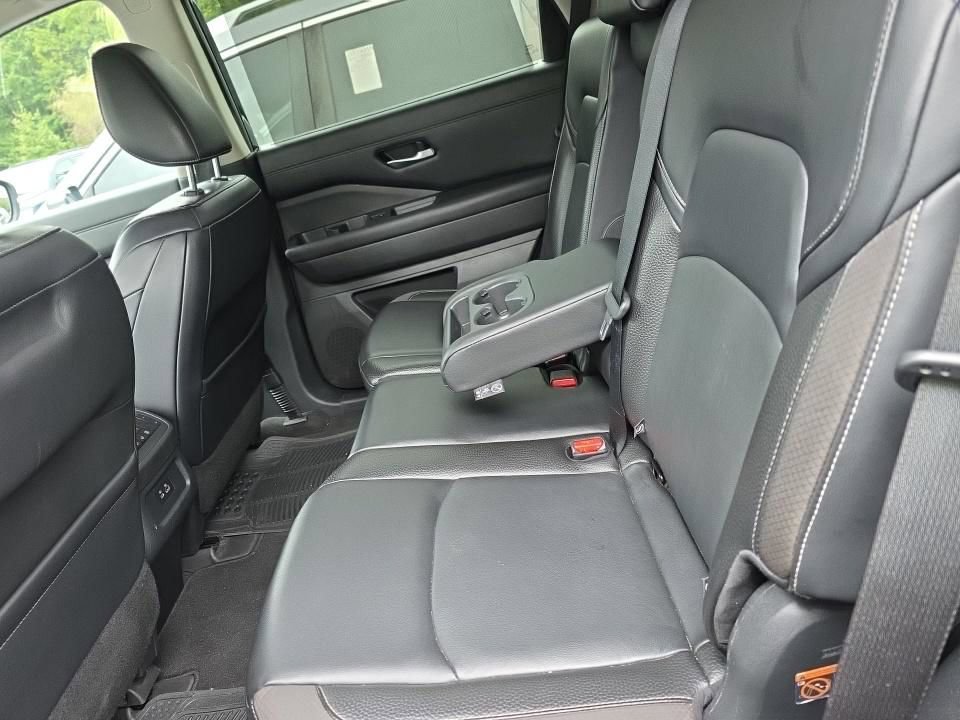 Used 2022 Nissan Pathfinder SL w/ Cargo Package AWD/4WD image 12