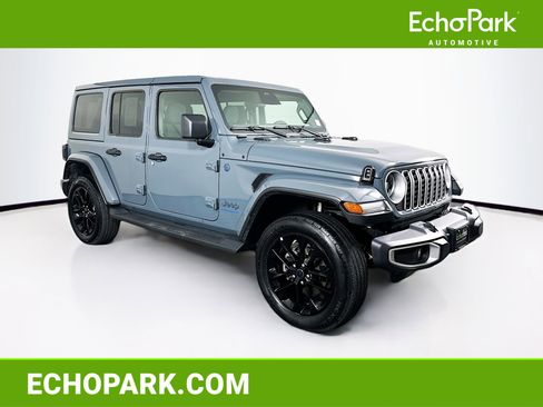 Used 2025 Jeep Wrangler Sahara image 1