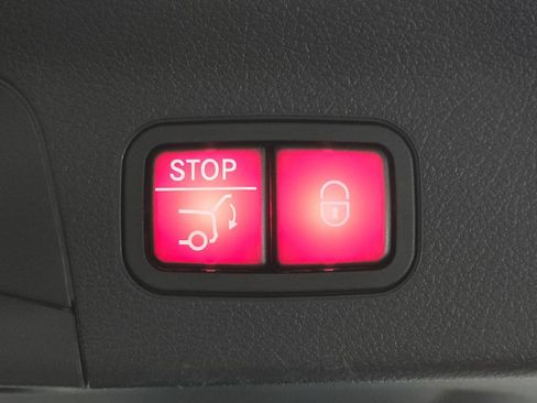 Certified 2022 Mercedes-Benz GLS 450 4MATIC image 33