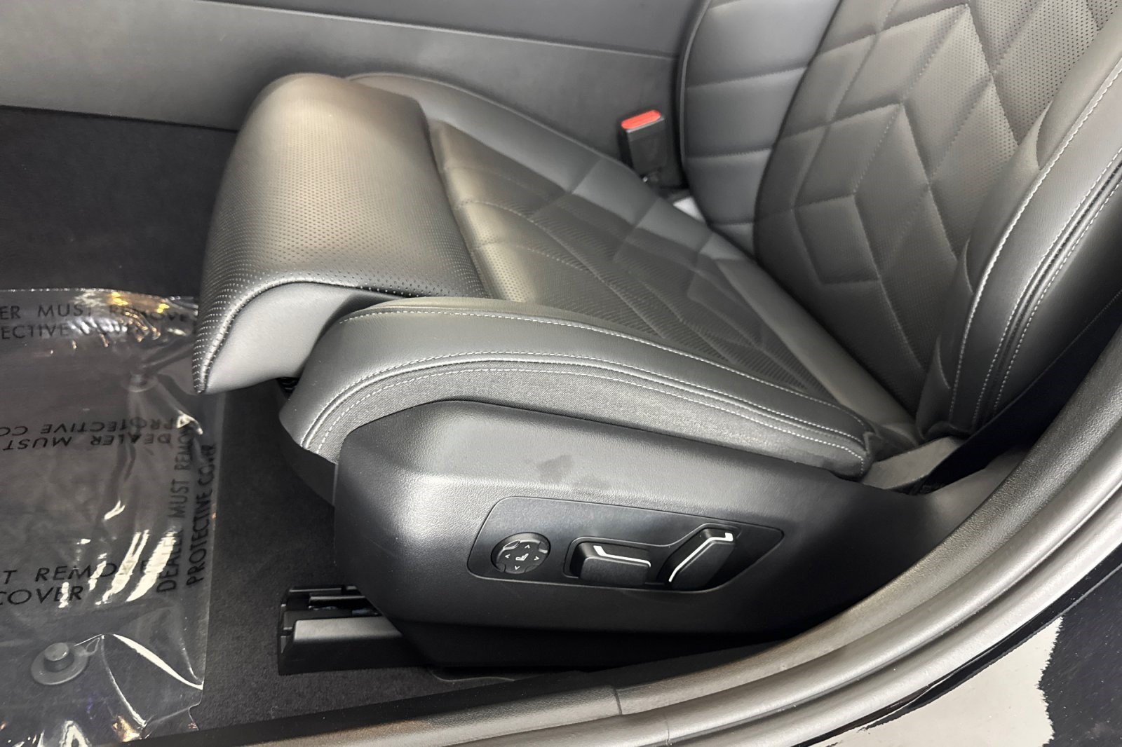 Used 2026 BMW 530i w/ Premium Package RWD image 14