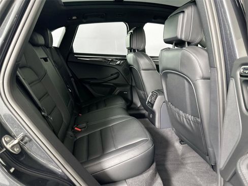 Certified 2026 Porsche Macan AWD/4WD image 27