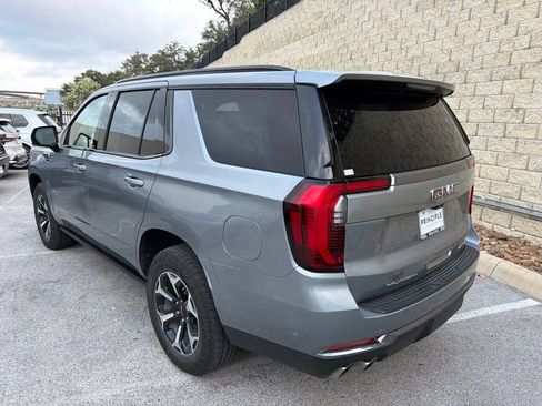 Used 2025 GMC Yukon AT4 w/ AT4 Premium Plus Package AWD/4WD image 3