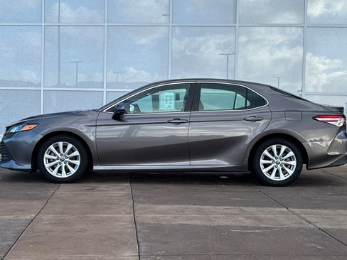 Certified 2018 Toyota Camry LE image 8