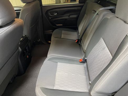 Used 2024 Nissan Titan SV w/ SV Convenience Package image 22