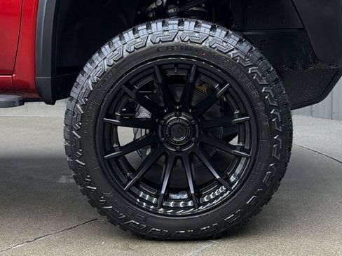 Used 2026 GMC Sierra 1500 AT4X w/ LPO, Black Badging Package AWD/4WD image 9