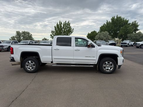 Used 2016 GMC Sierra 2500 Denali w/ Duramax Plus Package AWD/4WD image 7